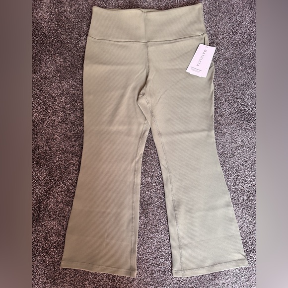 Athleta rib crop elation flare - Picture 1 of 11